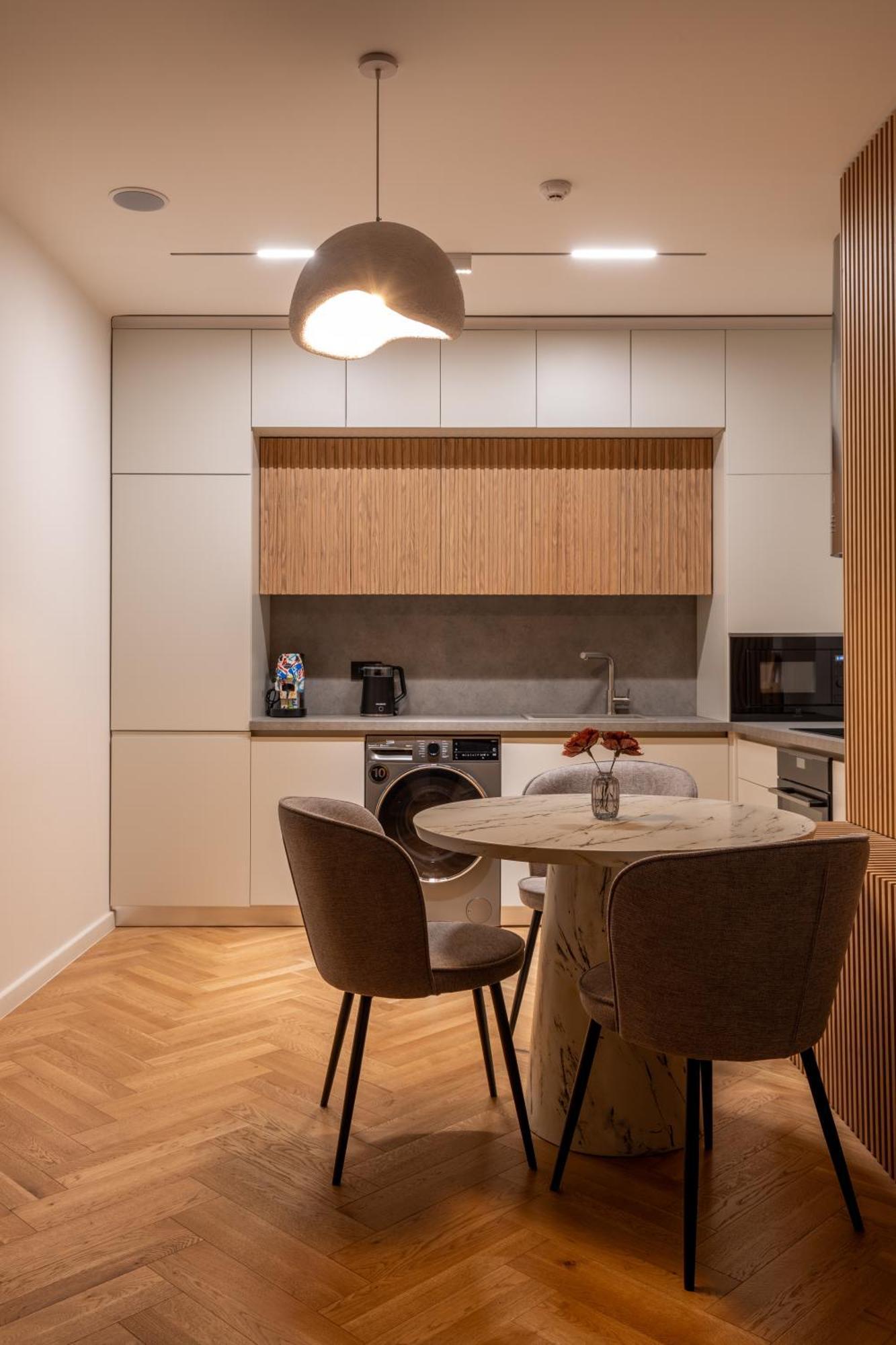 Vater Selected Apartments Тирана Екстериор снимка