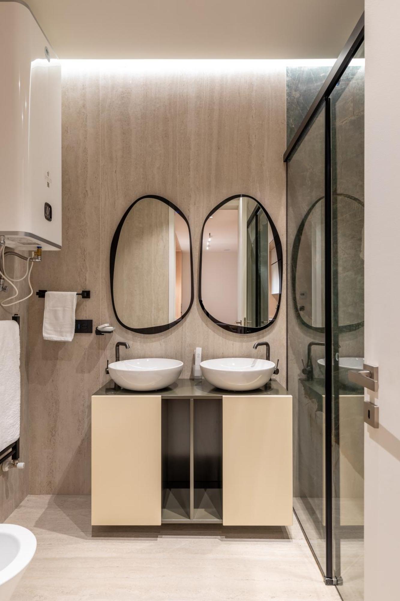 Vater Selected Apartments Тирана Екстериор снимка