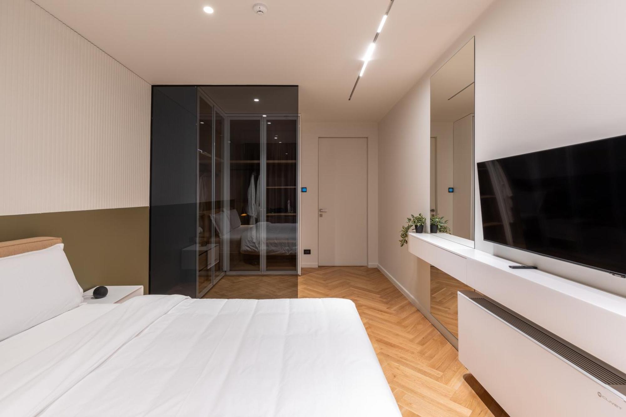 Vater Selected Apartments Тирана Екстериор снимка